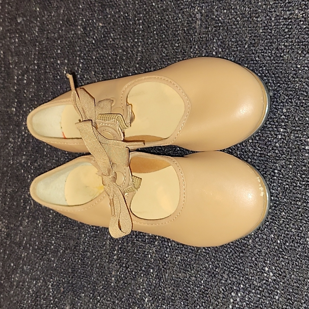 Children's tap shoes